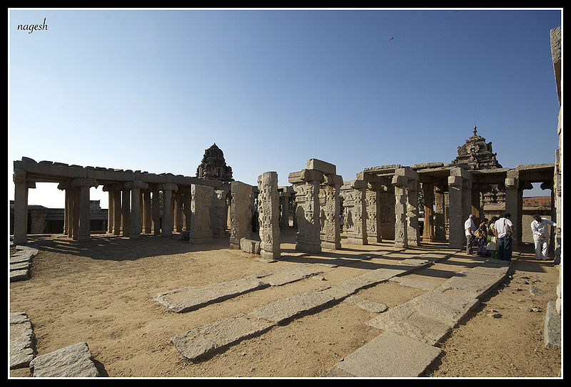 चित्र:Kalyana-Mantapa-Lepakshi.jpg