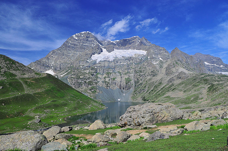चित्र:Gangabal-Lake.jpg