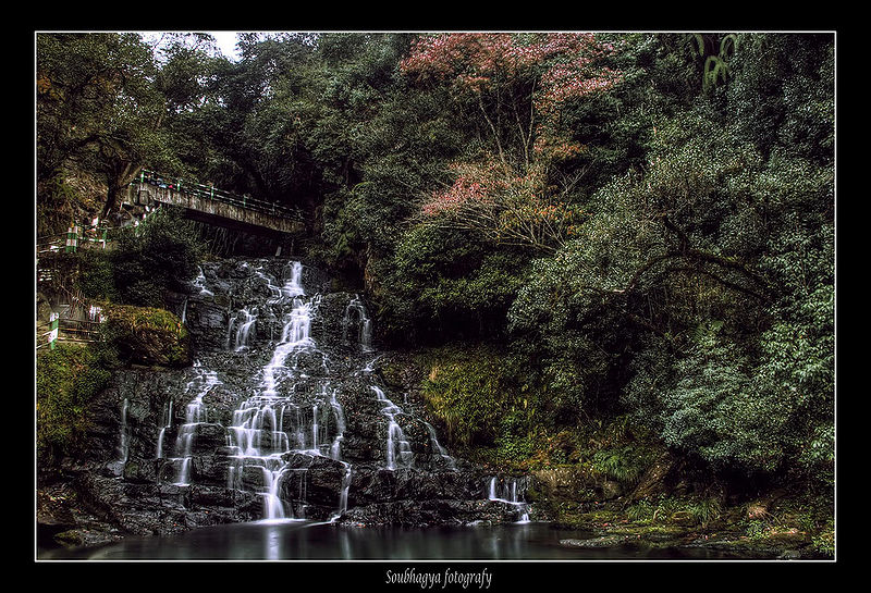 चित्र:Elephant-Falls-Shillong-2.jpg