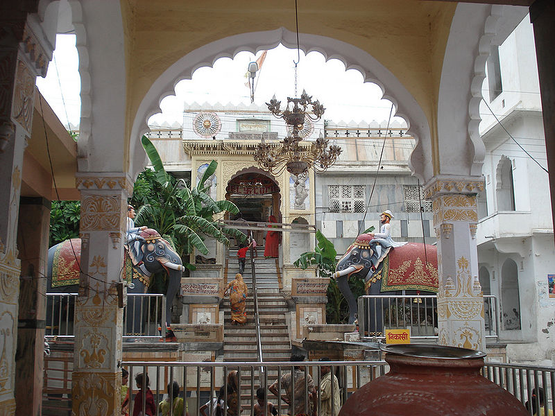चित्र:Charbhuja-Temple.jpg