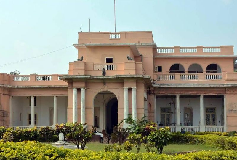 चित्र:Jalan-Museum-Patna.jpg
