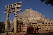 Sanchi-Buddhist-Stuppa-3.jpg