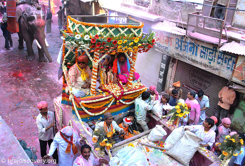 चित्र:Holi-Holigate-Mathura-11.jpg